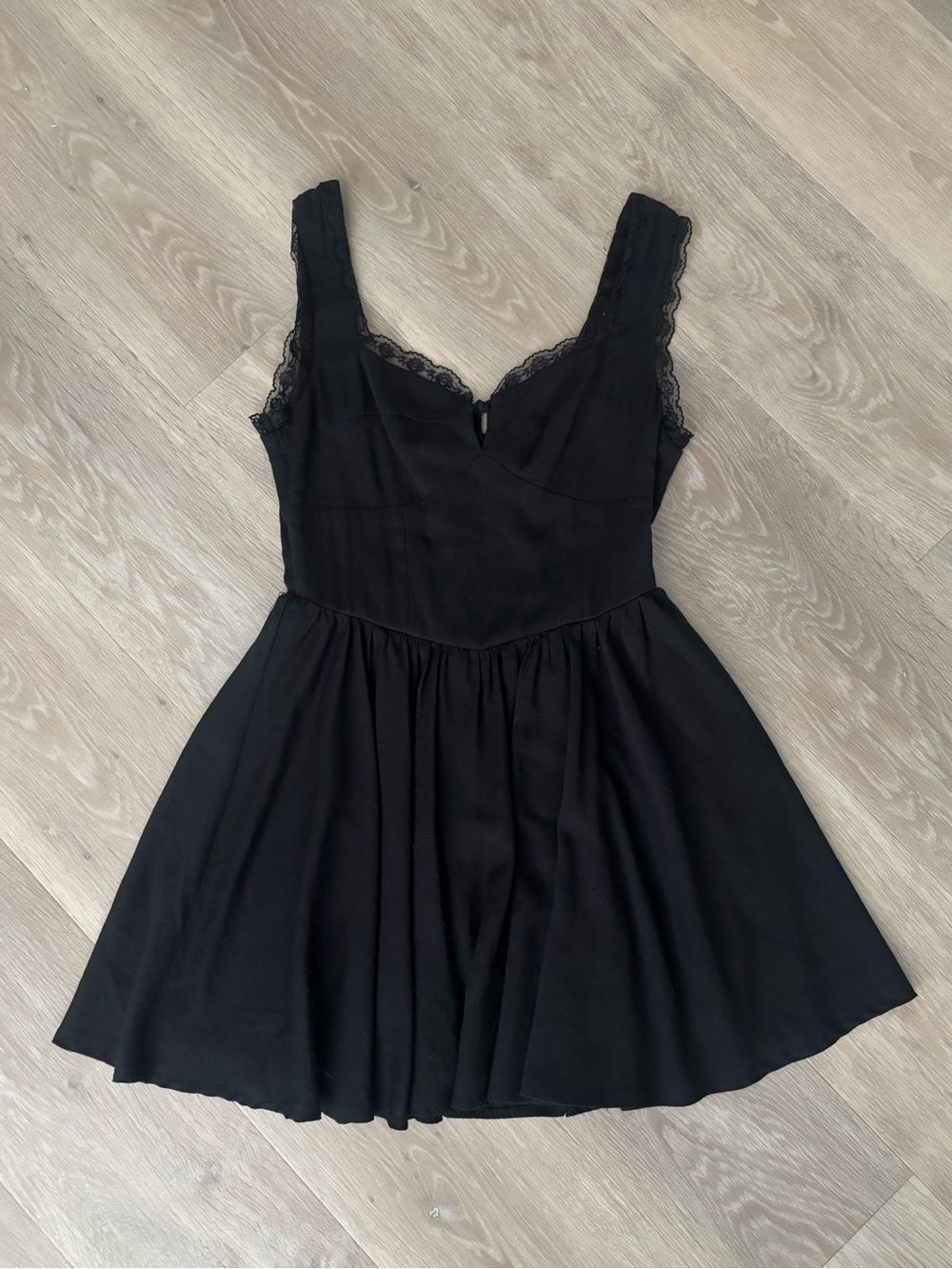 Windsor Black Lace Trim